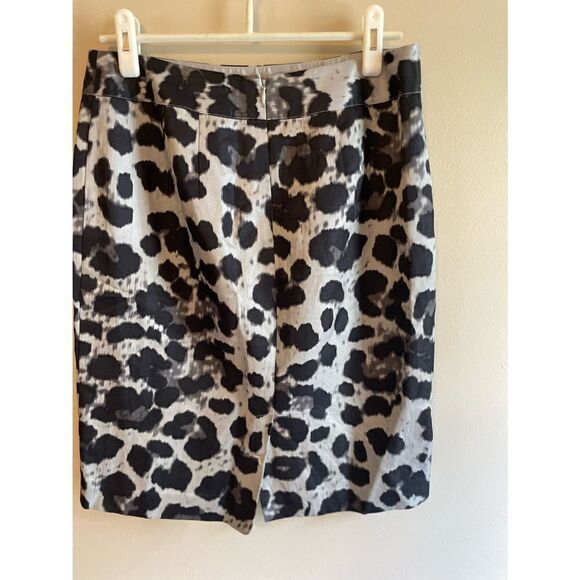 Banana Republic Leopard Print Skirt(SZ 8) - Picture 2 of 3